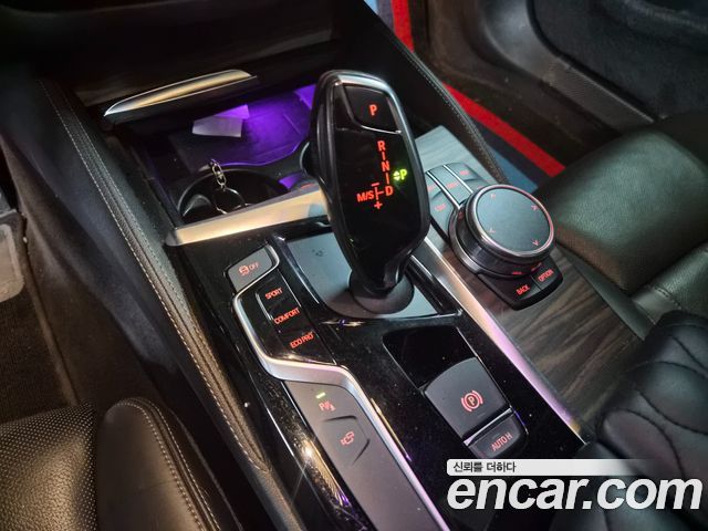 BMW 5-Series 2018 — photo 9