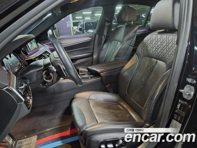 BMW 5-Series 2018 — photo 10
