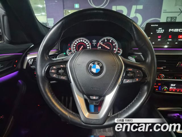 BMW 5-Series 2018 — photo 16