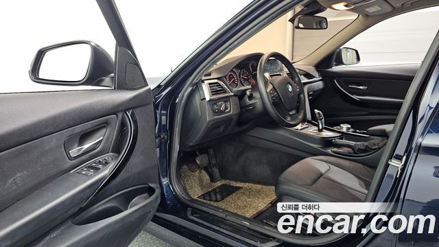 BMW 3-Series 2016 — photo 10