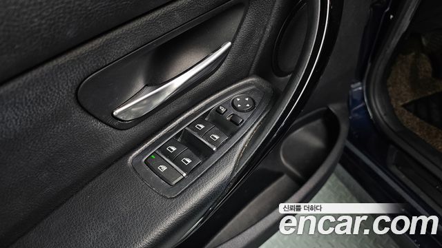 BMW 3-Series 2016 — photo 13