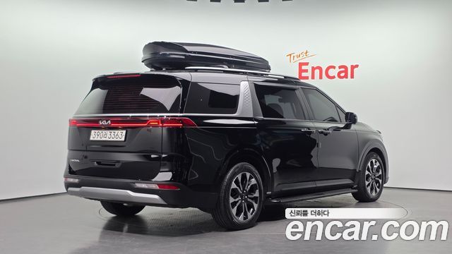 Kia Canival 2023 — photo 2