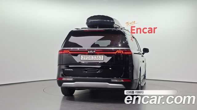 Kia Canival 2023 — photo 4