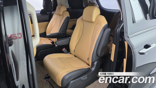 Kia Canival 2023 — photo 17