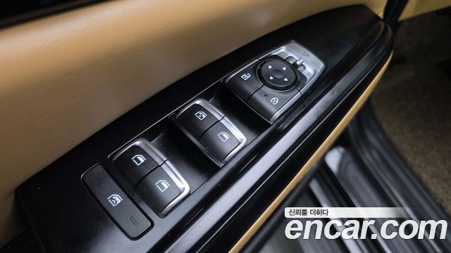 Kia Canival 2023 — photo 19