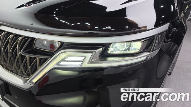 Kia Canival 2023 — photo 8