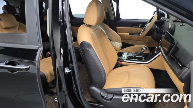 Kia Canival 2023 — photo 16