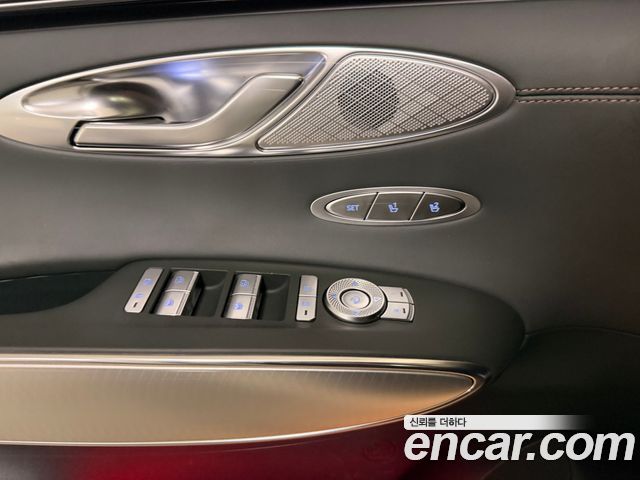 Genesis GV70 2021 — photo 12