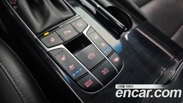 Kia K7 2017 — photo 24