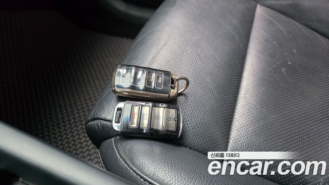 Kia K7 2017 — photo 25