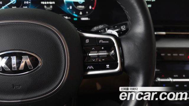 Kia Canival 2021 — photo 24