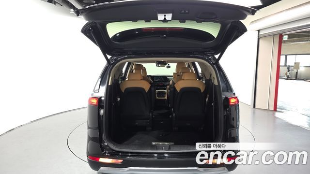 Kia Canival 2021 — photo 26