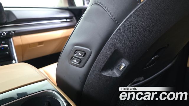 Kia Canival 2021 — photo 35