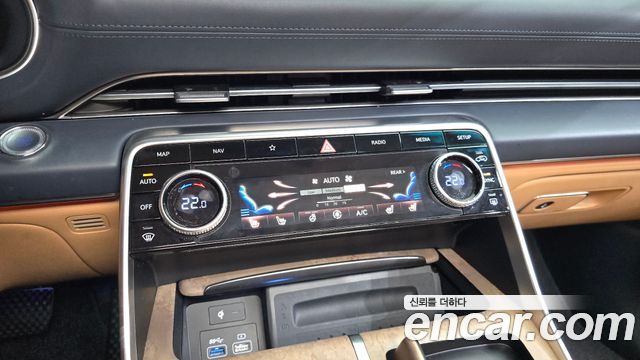 Genesis GV80 2020 — photo 34