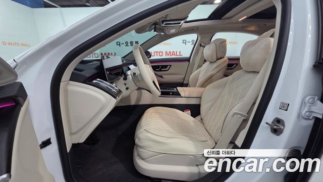 Mercedes-Benz S-Class 2024 — photo 12