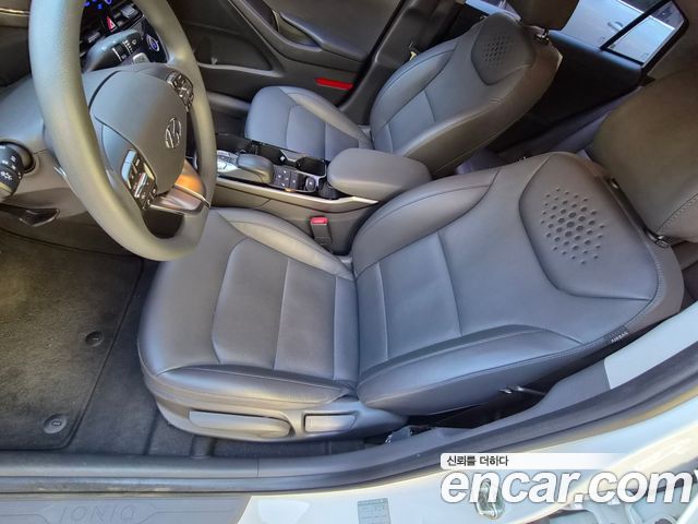 Hyundai Ioniq 2020 — photo 9