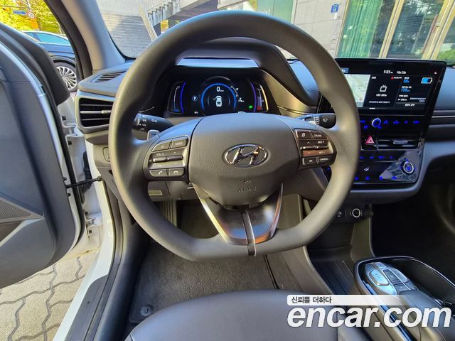 Hyundai Ioniq 2020 — photo 13