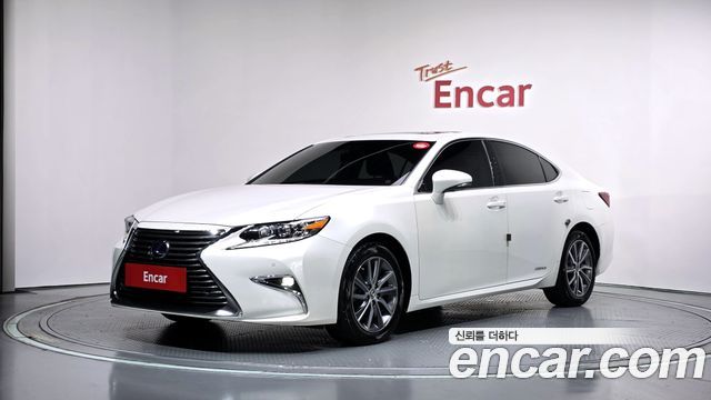 Lexus ES 2017 — photo 1