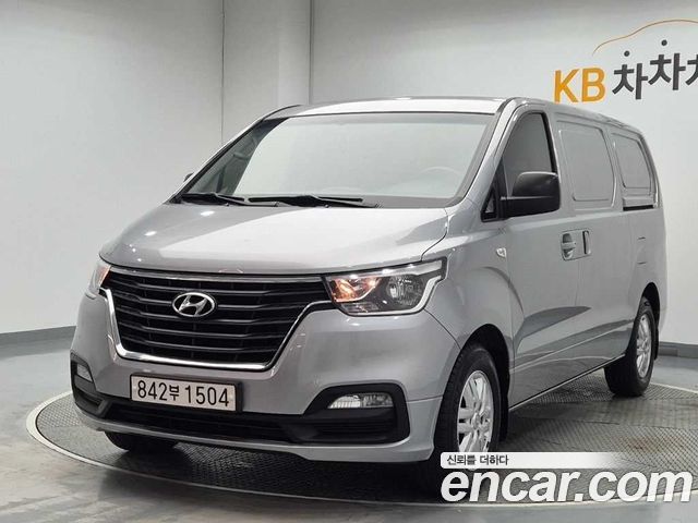 Hyundai Starex 2021 — photo 1