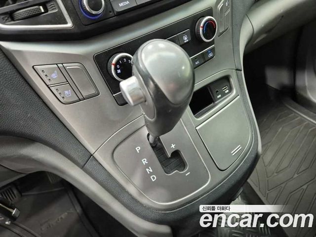 Hyundai Starex 2021 — photo 8