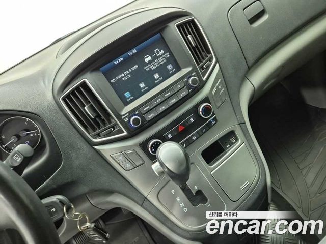 Hyundai Starex 2021 — photo 10