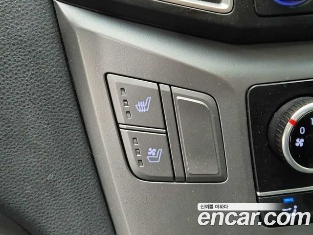 Hyundai Starex 2021 — photo 14