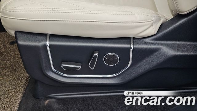 Ford Expedition 2021 — photo 16
