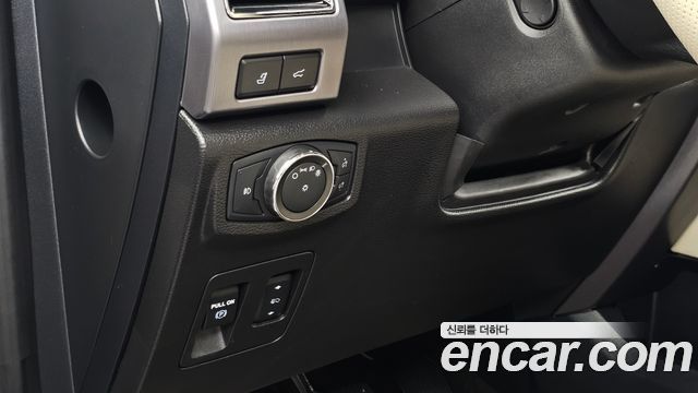 Ford Expedition 2021 — photo 30