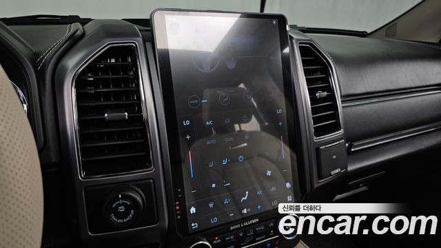 Ford Expedition 2021 — photo 32