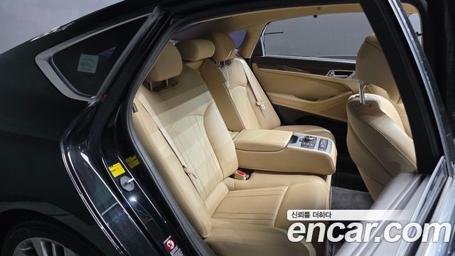 Genesis G80 2017 — photo 17