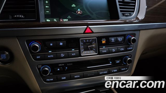 Genesis G80 2017 — photo 23