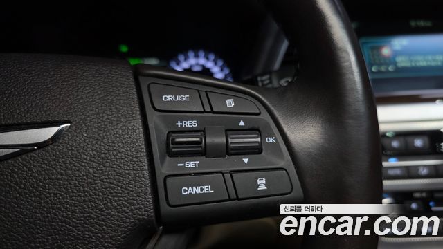 Genesis G80 2017 — photo 26