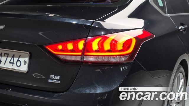 Genesis G80 2017 — photo 9