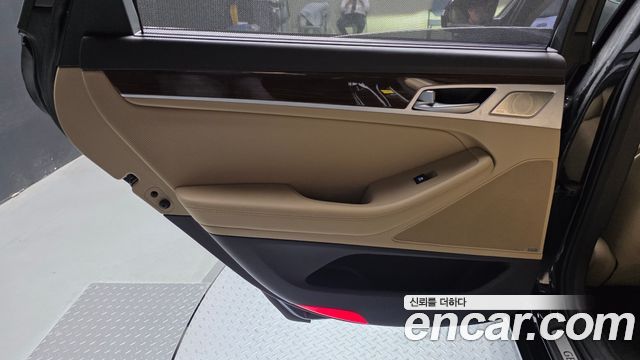Genesis G80 2017 — photo 15
