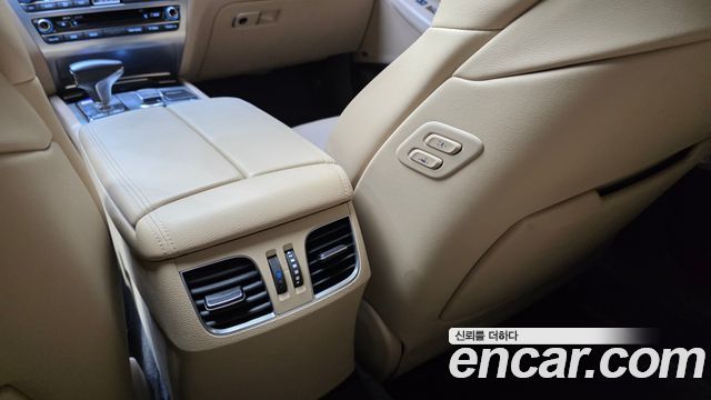 Genesis G80 2017 — photo 29