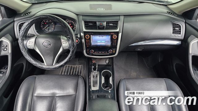Nissan Altima 2018 — photo 10