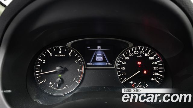 Nissan Altima 2018 — photo 11