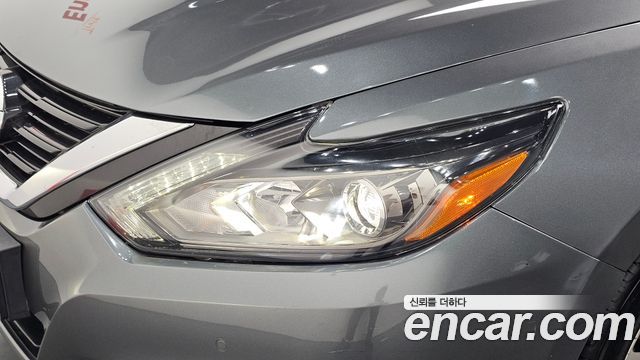 Nissan Altima 2018 — photo 8