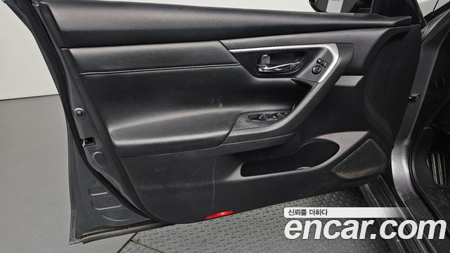 Nissan Altima 2018 — photo 14