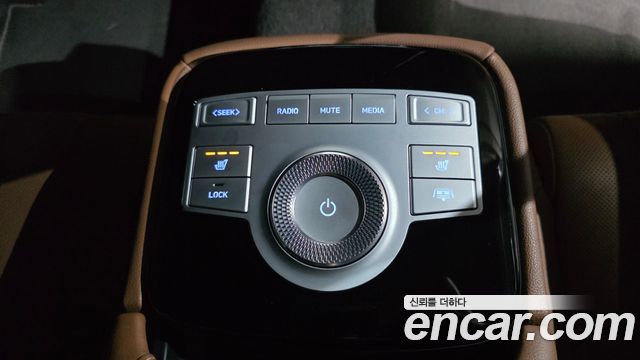 Genesis G80 2022 — photo 30