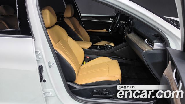 Kia K5 2023 — photo 10
