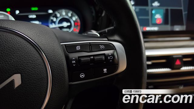Kia K5 2023 — photo 16