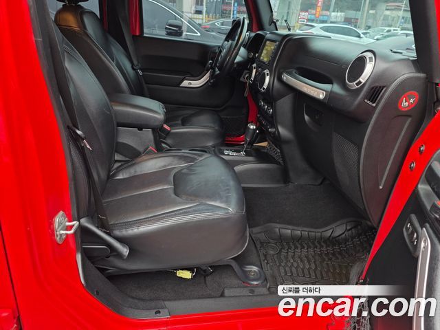 Jeep Wrangler 2015 — photo 11