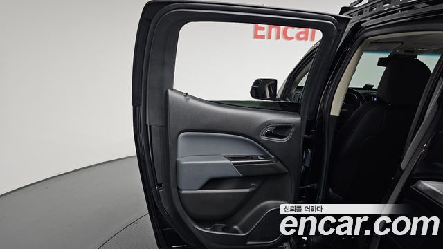 Chevrolet Korea Colorado 2022 — photo 15