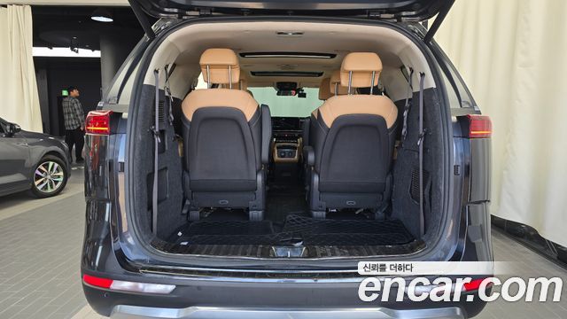 Kia Canival 2021 — photo 24