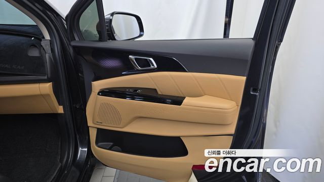 Kia Canival 2021 — photo 14