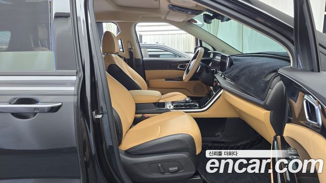 Kia Canival 2021 — photo 16