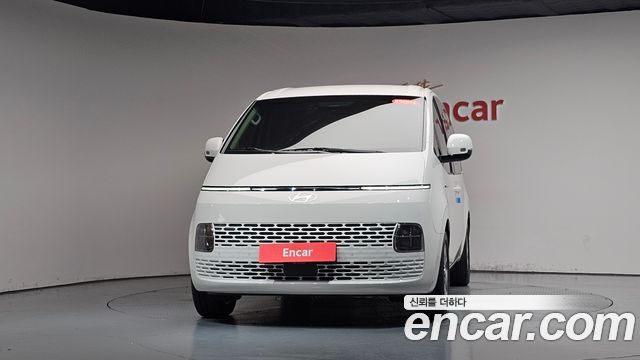 Hyundai Staria 2025 — photo 3