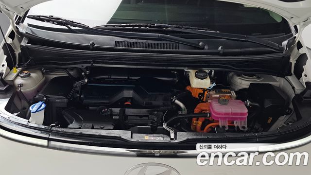 Hyundai Staria 2025 — photo 6