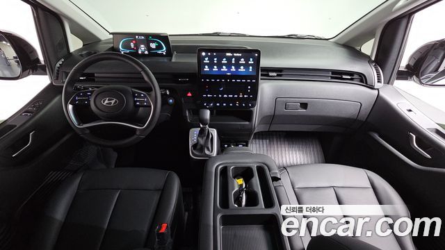 Hyundai Staria 2025 — photo 10